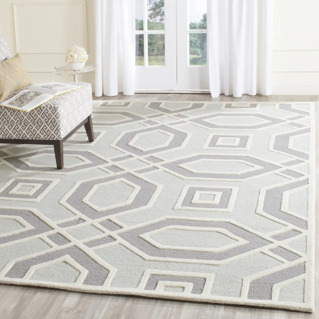 Safavieh Cambridge 8'-0" x 10'-0" Rug in Grey / Ivory