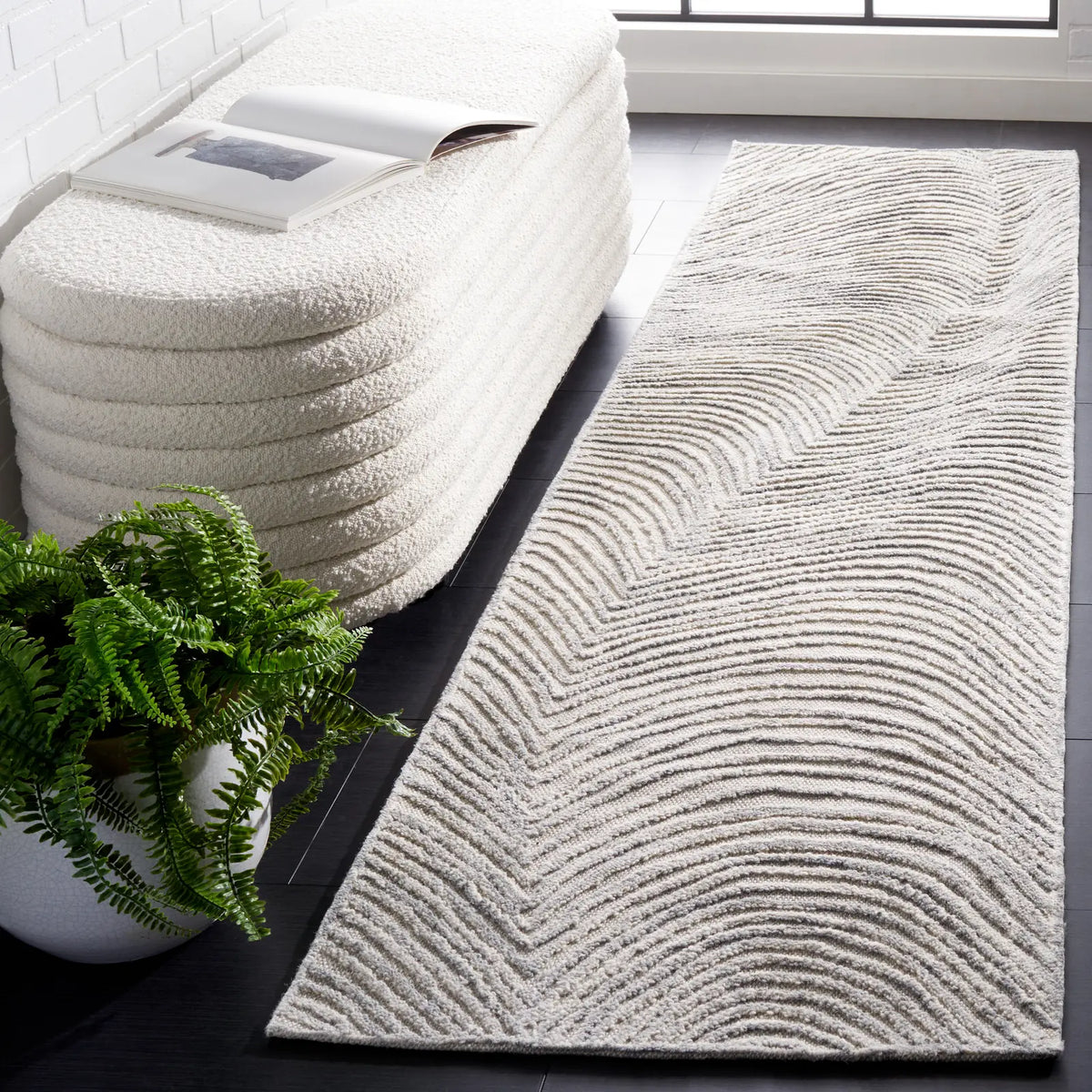 Safavieh Trace 2'-3" x 9'-0" Rug in Grey / Ivory