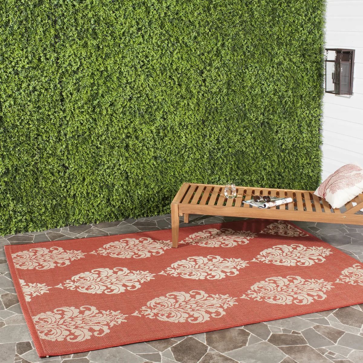 Safavieh Courtyard 5'-3" x 7'-7" Rug in Red / Natural