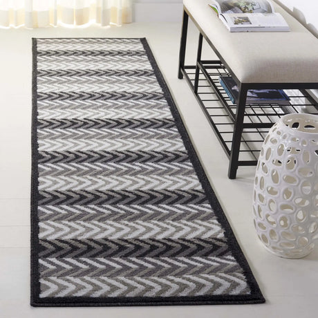 Safavieh Pyramid 2'-2" x 8'-0" Rug in Grey / Ivory Black