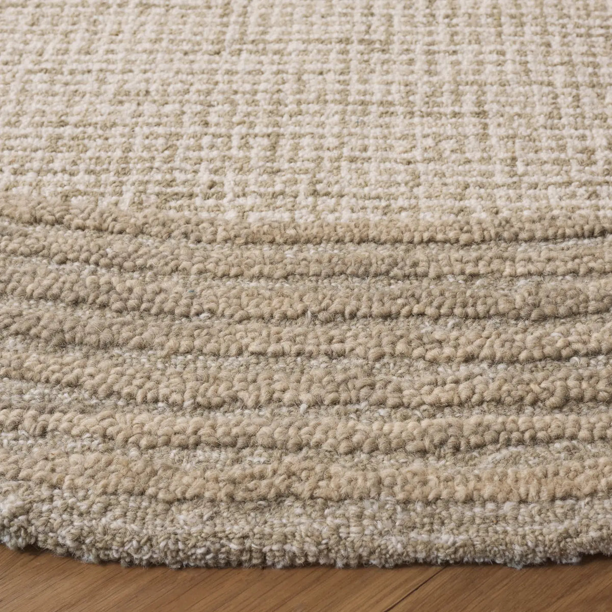 Safavieh Ebony 6'-0" x 6'-0" Rug in Light Green / Beige