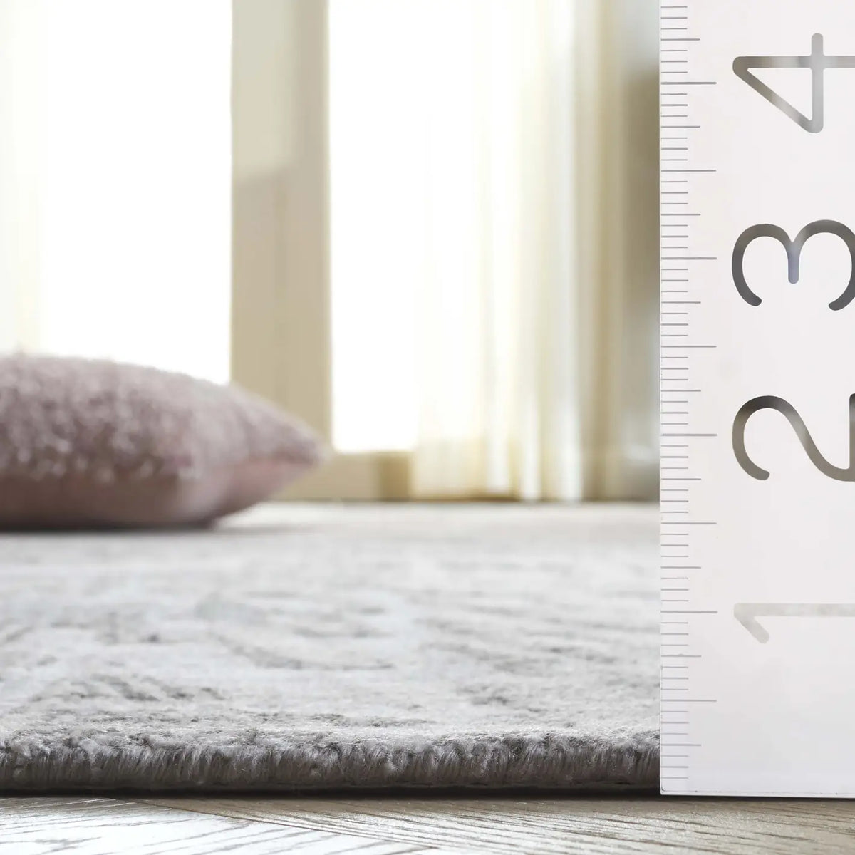 Safavieh Bedford 6'-0" x 9'-0" Rug in Grey / Charcoal