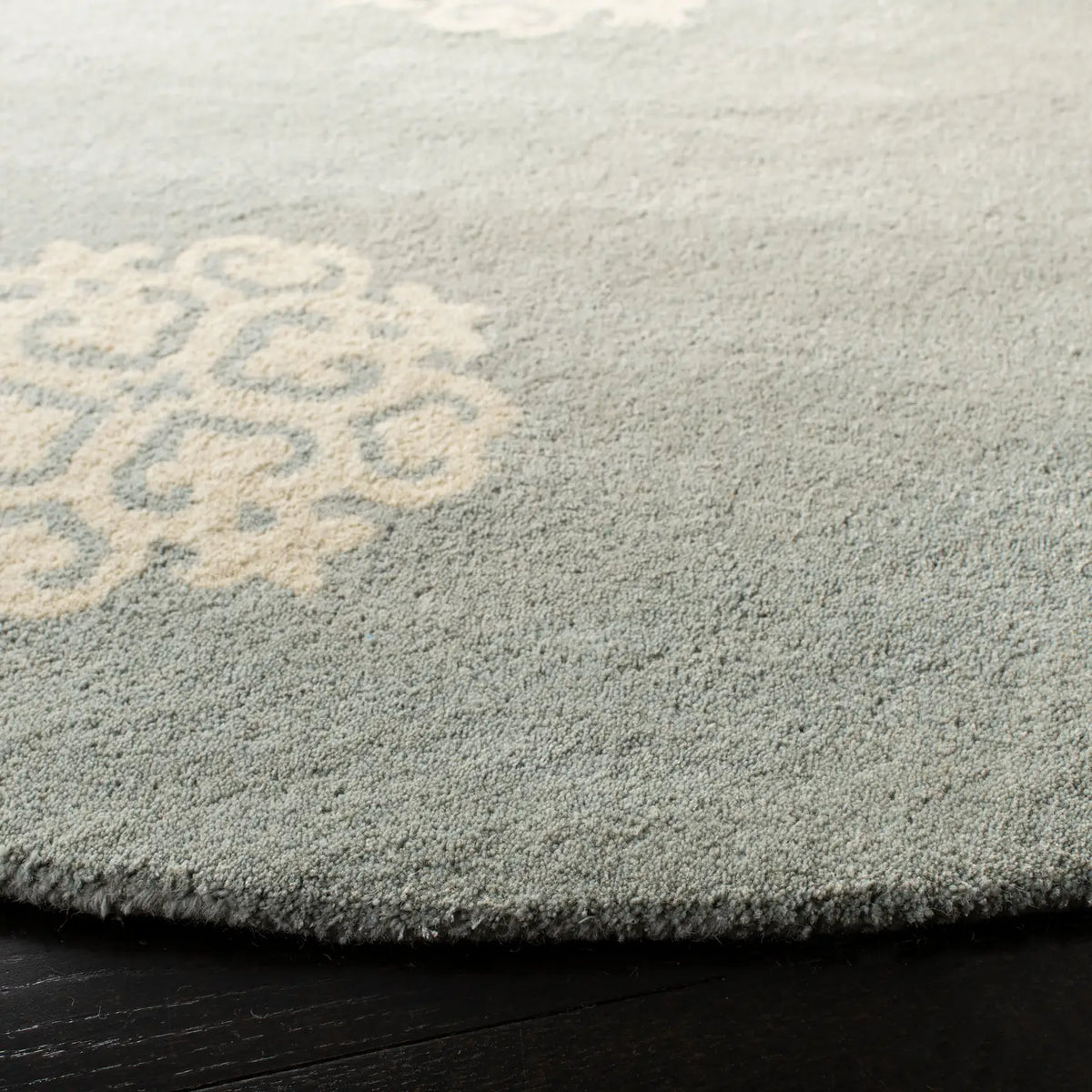 Safavieh Soho 6'-0" x 6'-0" Rug in Grey / Ivory