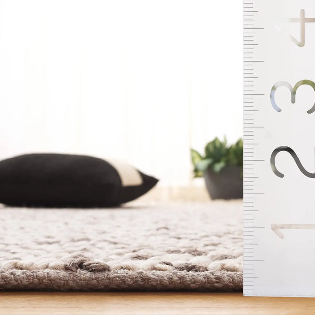 Safavieh Natural Fiber Couture 4'-0" x 6'-0" Rug in Beige / Grey