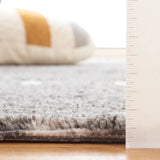 Safavieh Audrey 4'-0" x 6'-0" Rug in Ivory / Grey