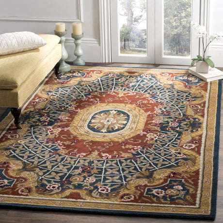 Safavieh Classic 4'-0" x 6'-0" Rug in Assorted