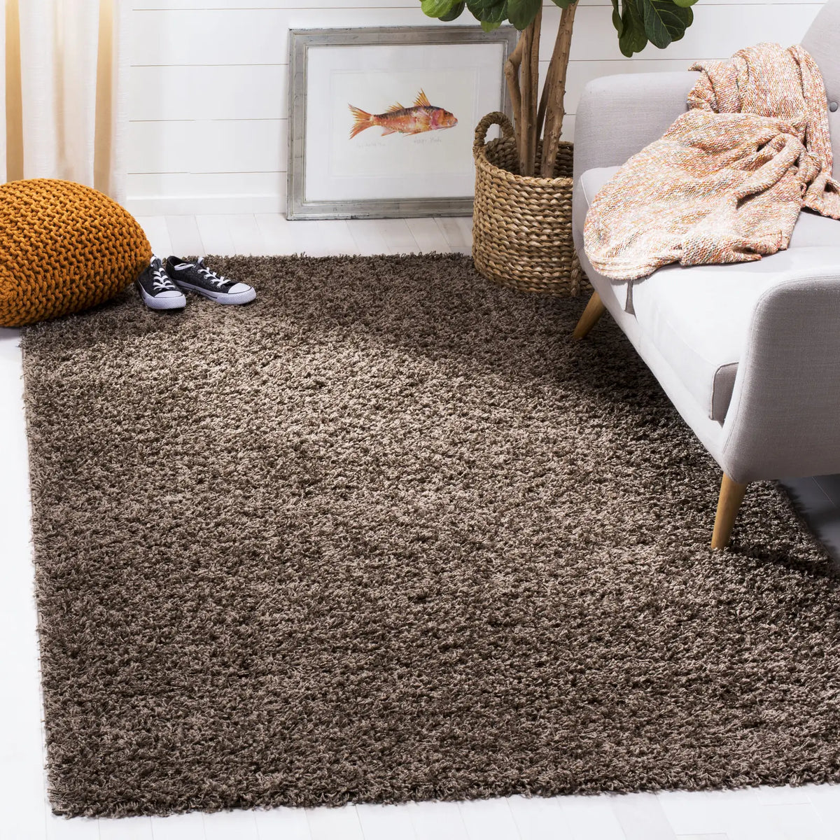Safavieh Sga-Athens Shag 4'-0" x 6'-0" Rug in Taupe