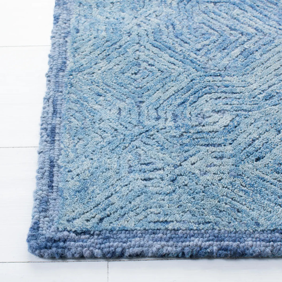 Safavieh Ikat 4'-0" x 6'-0" Rug in Blue