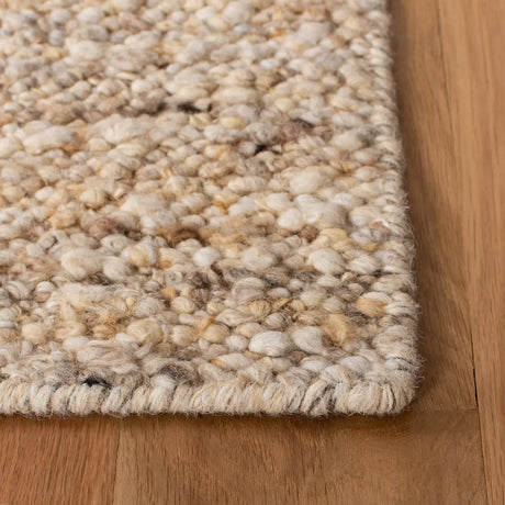 Safavieh Natura 4'-0" x 6'-0" Rug in Beige