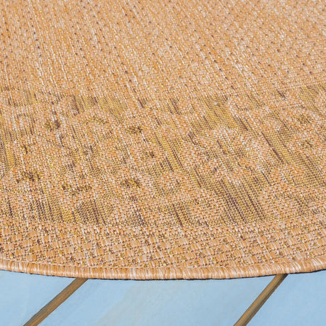 Safavieh Courtyard 6'-7" x 6'-7" Rug in Natural / Gold
