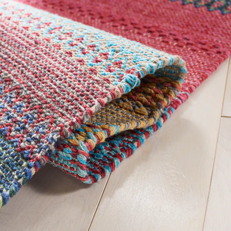 Safavieh Montauk 4'-0" x 6'-0" Rug in Red / Blue