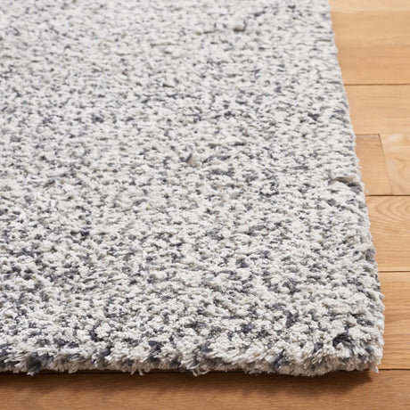 Safavieh Berber 4'-0" x 6'-0" Rug in Ivory / Dark Grey