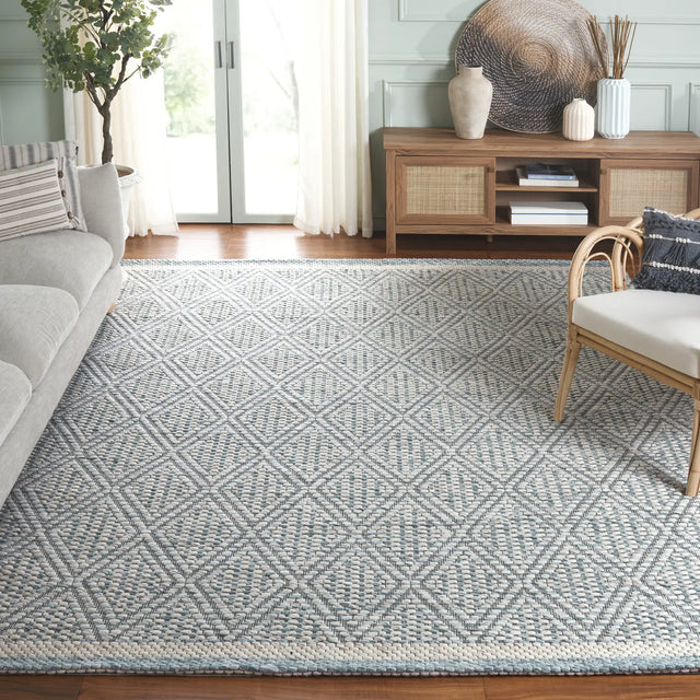 Safavieh Marbella 6'-0" x 9'-0" Rug in Aqua / Ivory
