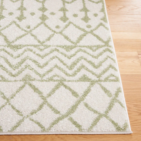 Safavieh Tulum 4'-0" x 6'-0" Rug in Ivory / Sage