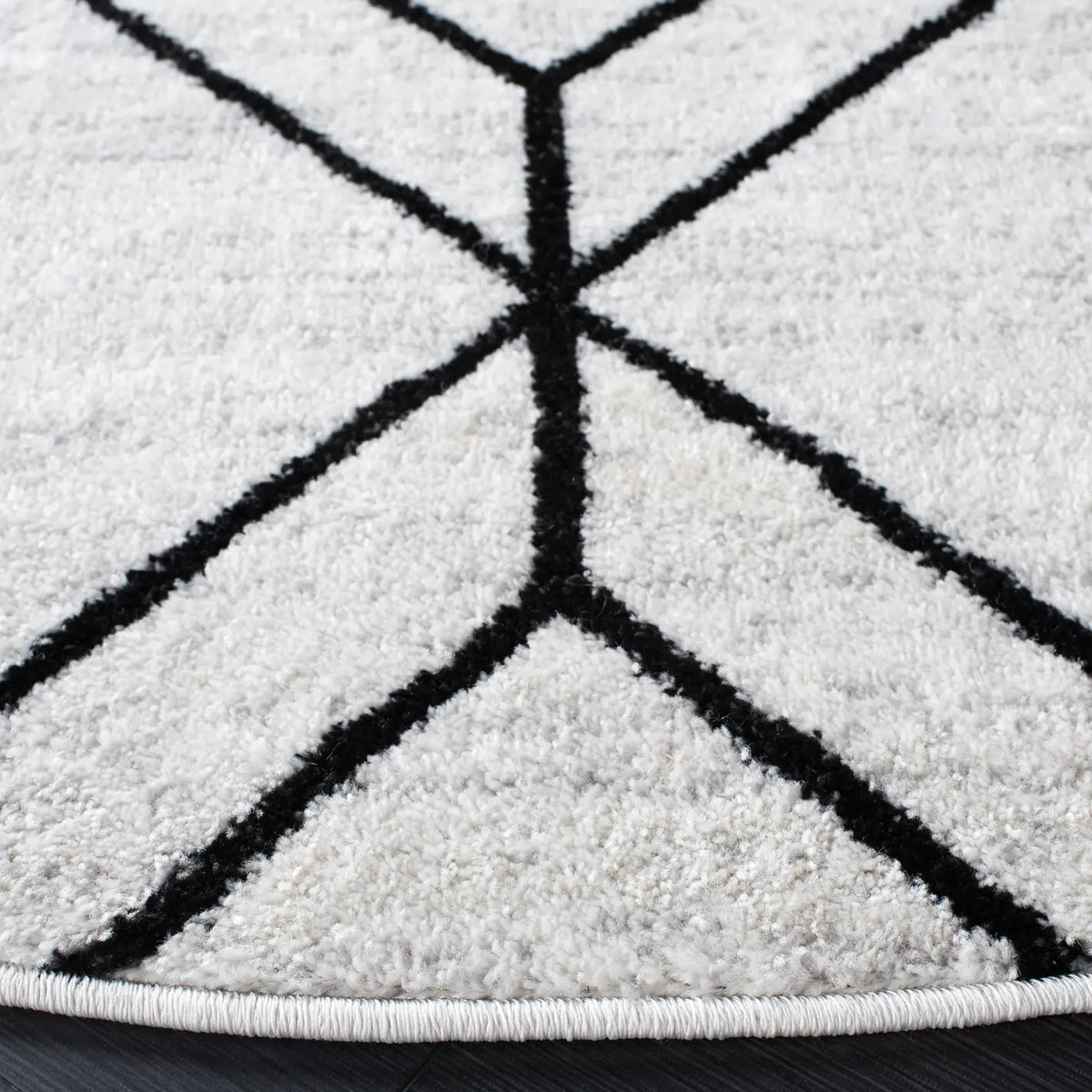 Safavieh Adirondack 6'-0" x 6'-0" Rug in Ivory / Black