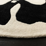 Safavieh Soho 6'-0" x 6'-0" Rug in Black / White