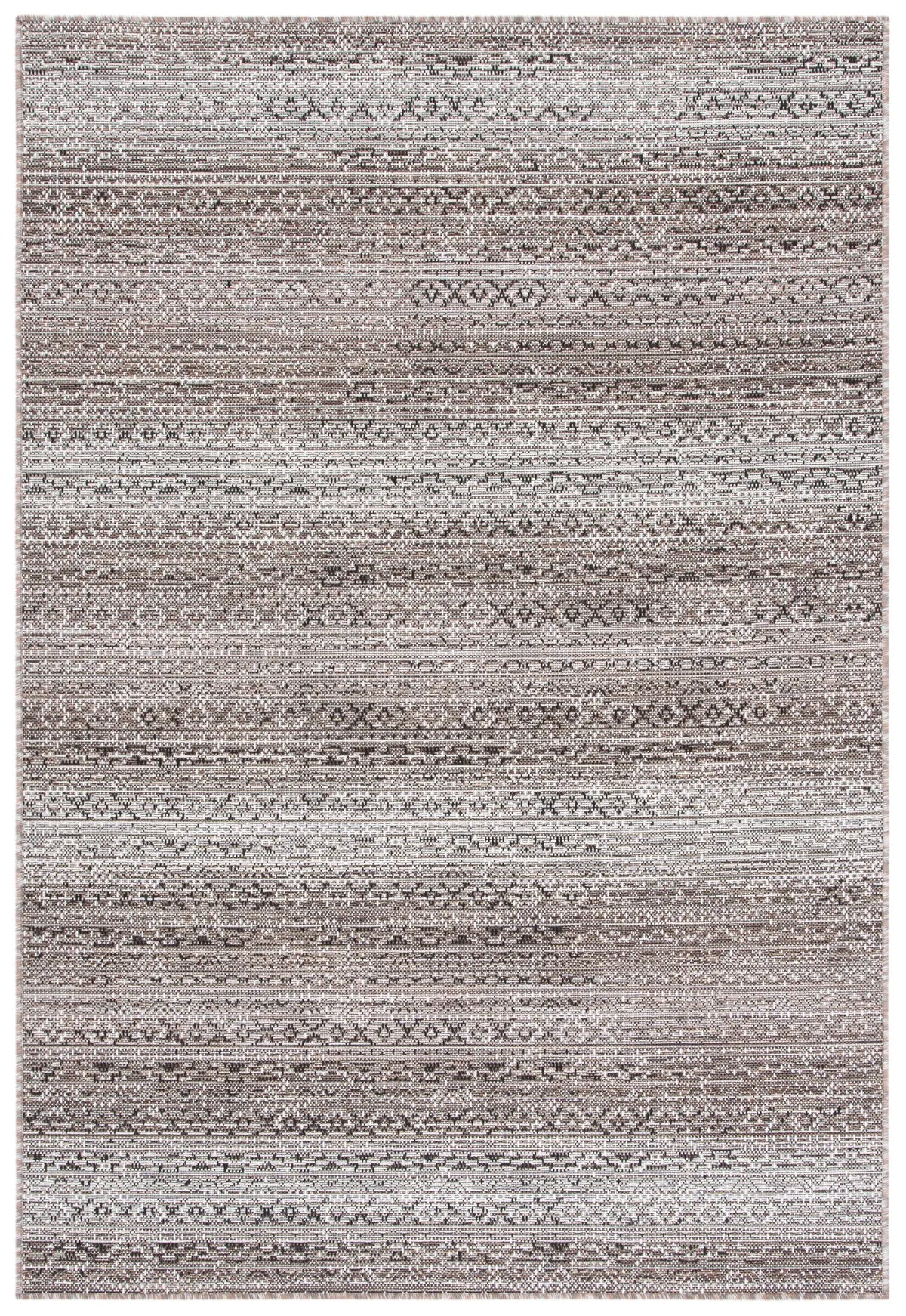 Safavieh Havana 4'-5" x 6'-5" Rug in Light Brown / Ivory