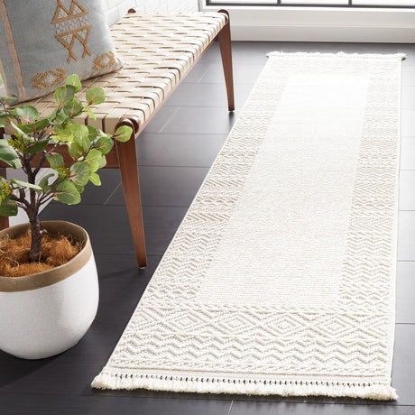 Safavieh Camden 2'-2" x 8'-0" Rug in Ivory