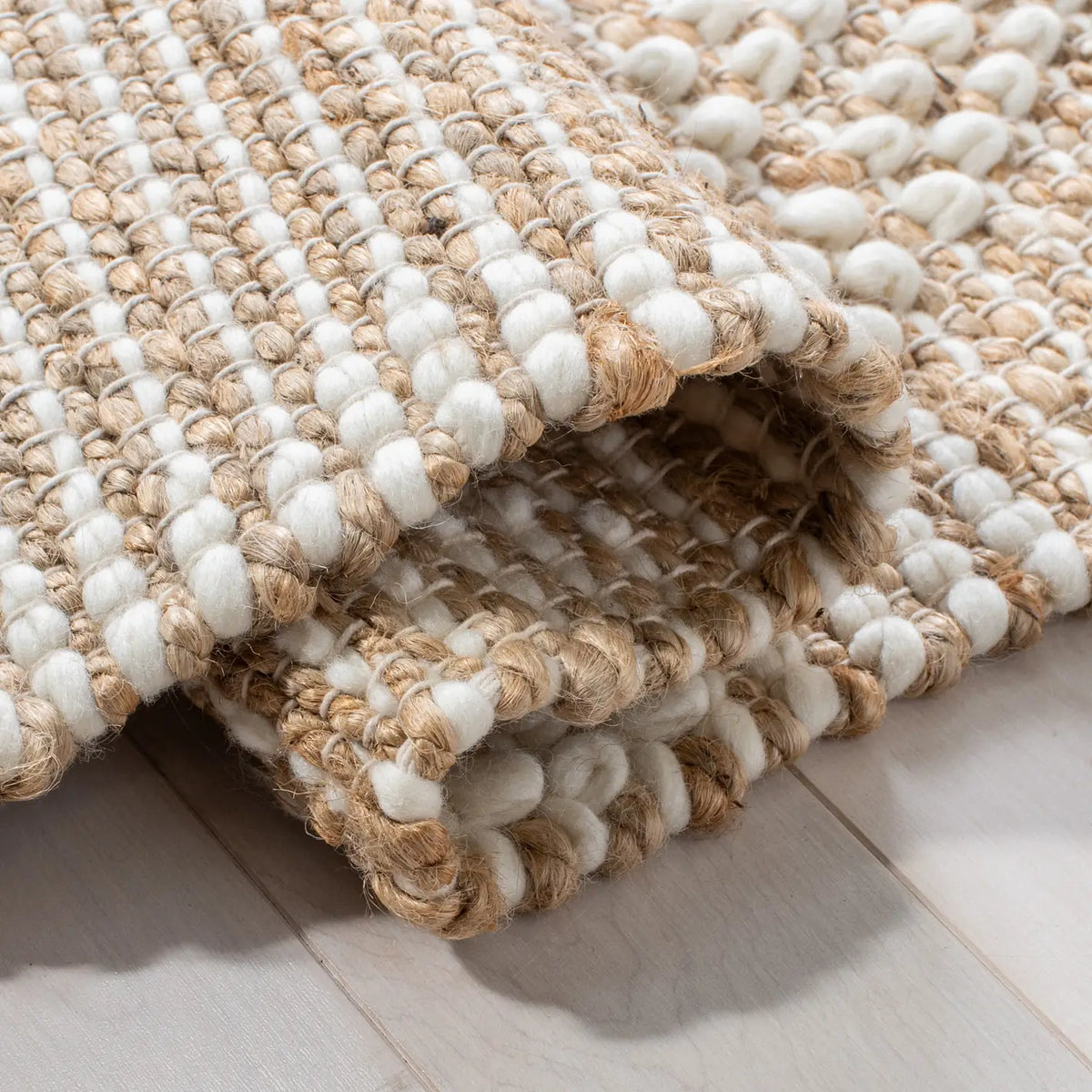 Safavieh Natura 4'-0" x 6'-0" Rug in Natural / Ivory
