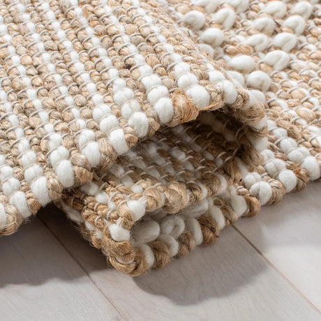 Safavieh Natura 4'-0" x 6'-0" Rug in Natural / Ivory