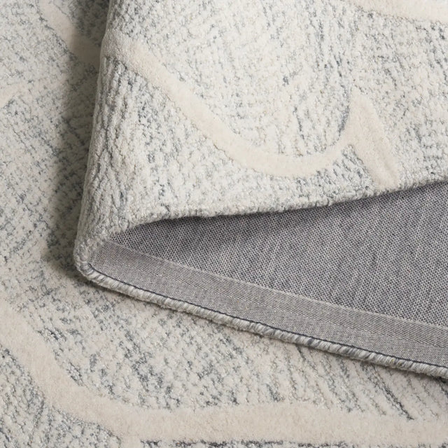 Safavieh Pine 4'-0" x 6'-0" Rug in Grey / Ivory