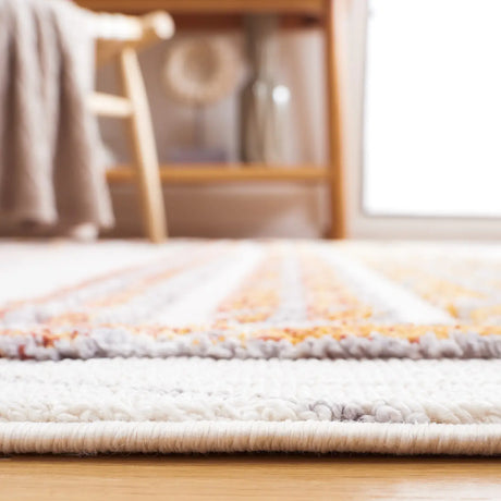 Safavieh Marrakesh 4'-0" x 6'-0" Rug in Grey / Multi