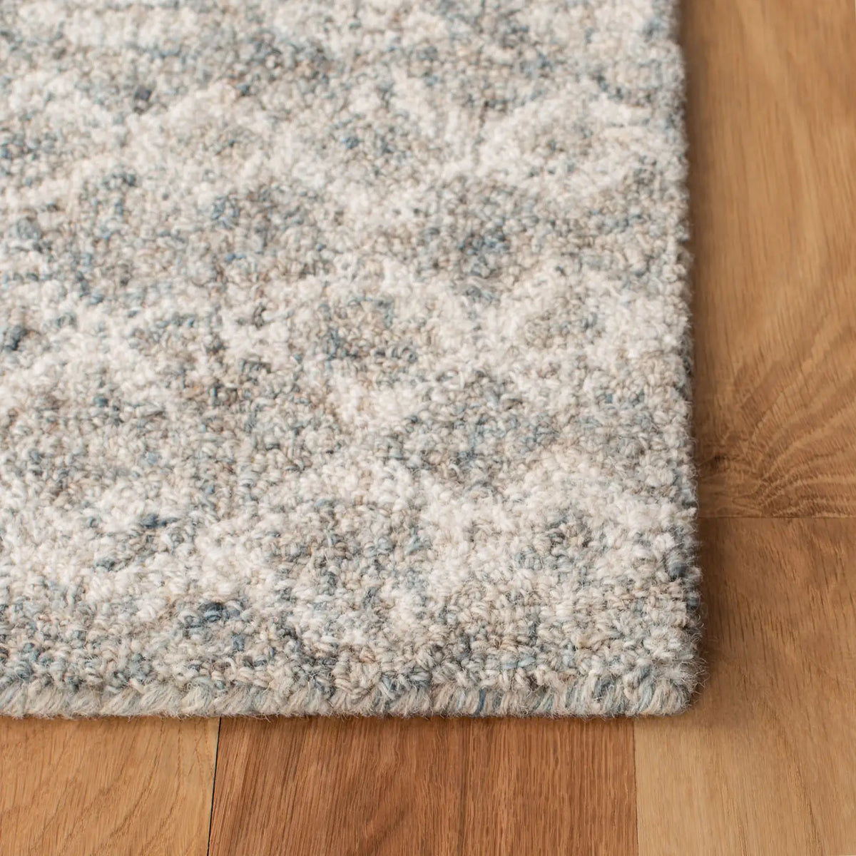 Safavieh Abstract 4'-0" x 6'-0" Rug in Ivory / Grey
