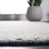 Safavieh Kilim 5'-0" x 8'-0" Rug in Grey / Beige
