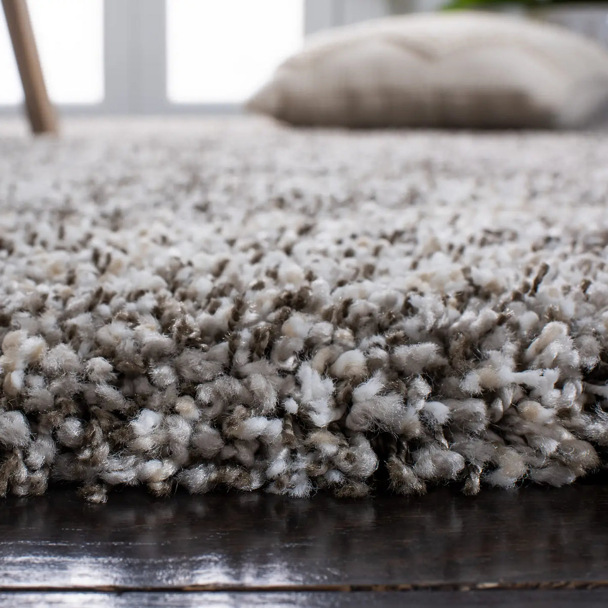 Safavieh Hudson Shag 4'-0" x 6'-0" Rug in Grey / Ivory