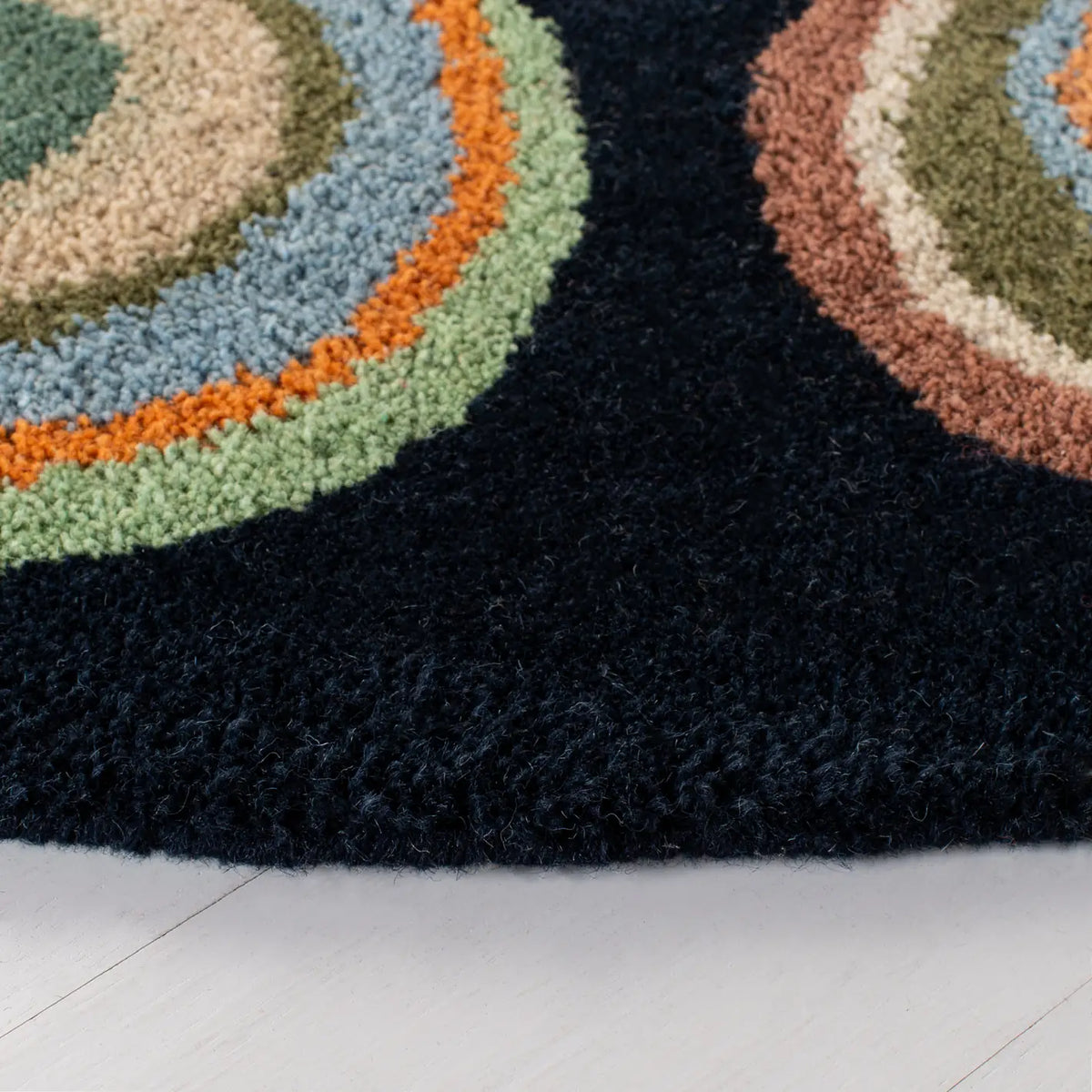 Safavieh Soho 6'-0" x 6'-0" Rug in Black / Multi