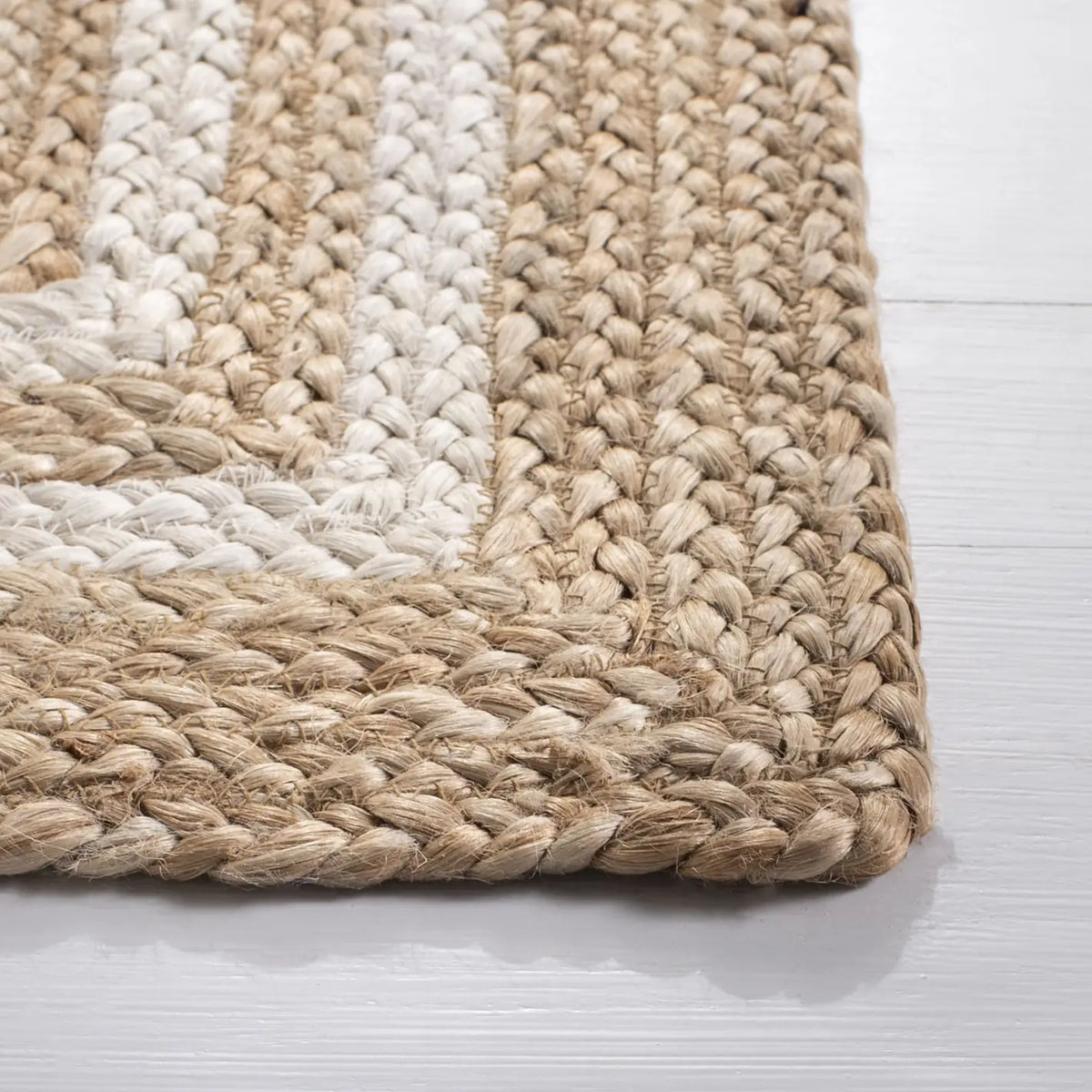 Safavieh Natural Fiber 4'-0" x 6'-0" Rug in Natural / Ivory