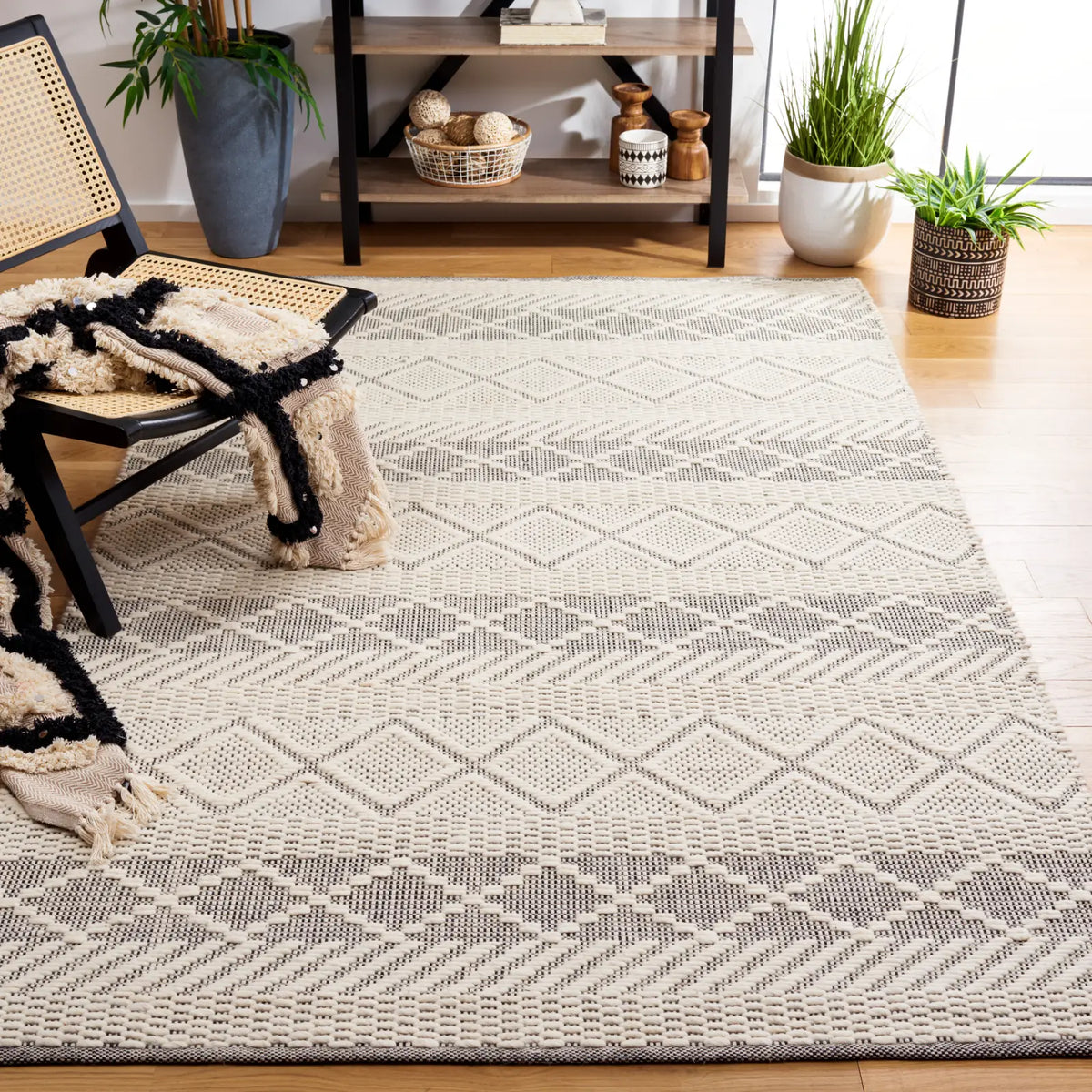 Safavieh Natura 5'-0" x 8'-0" Rug in Ivory