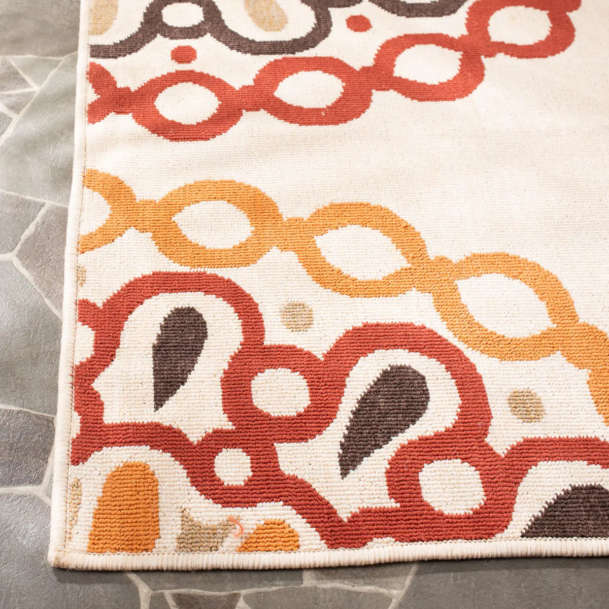 Safavieh Veranda 6'-7" x 9'-6" Rug in Creme / Red