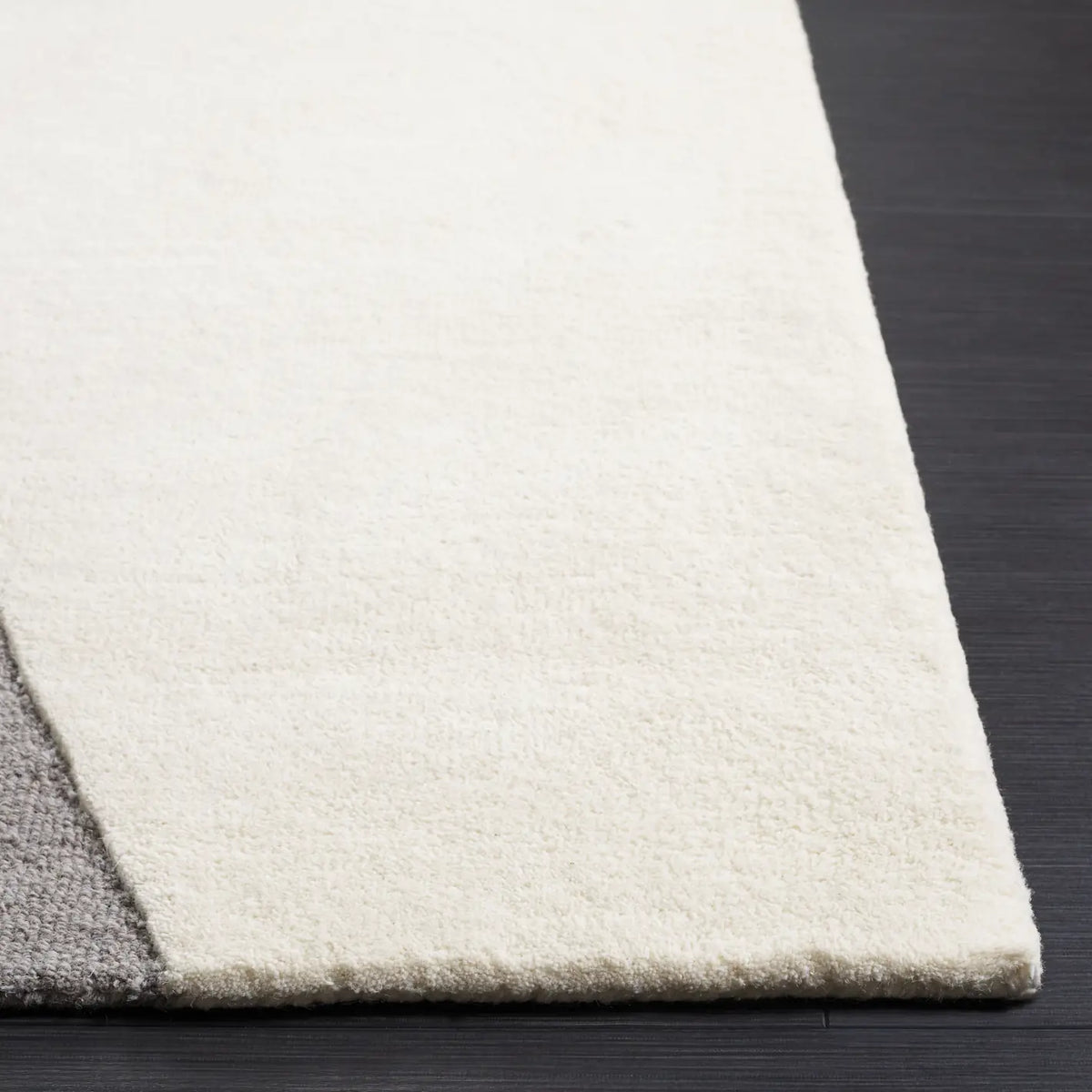 Safavieh Rodeo Drive 4'-0" x 6'-0" Rug in Grey / Ivory