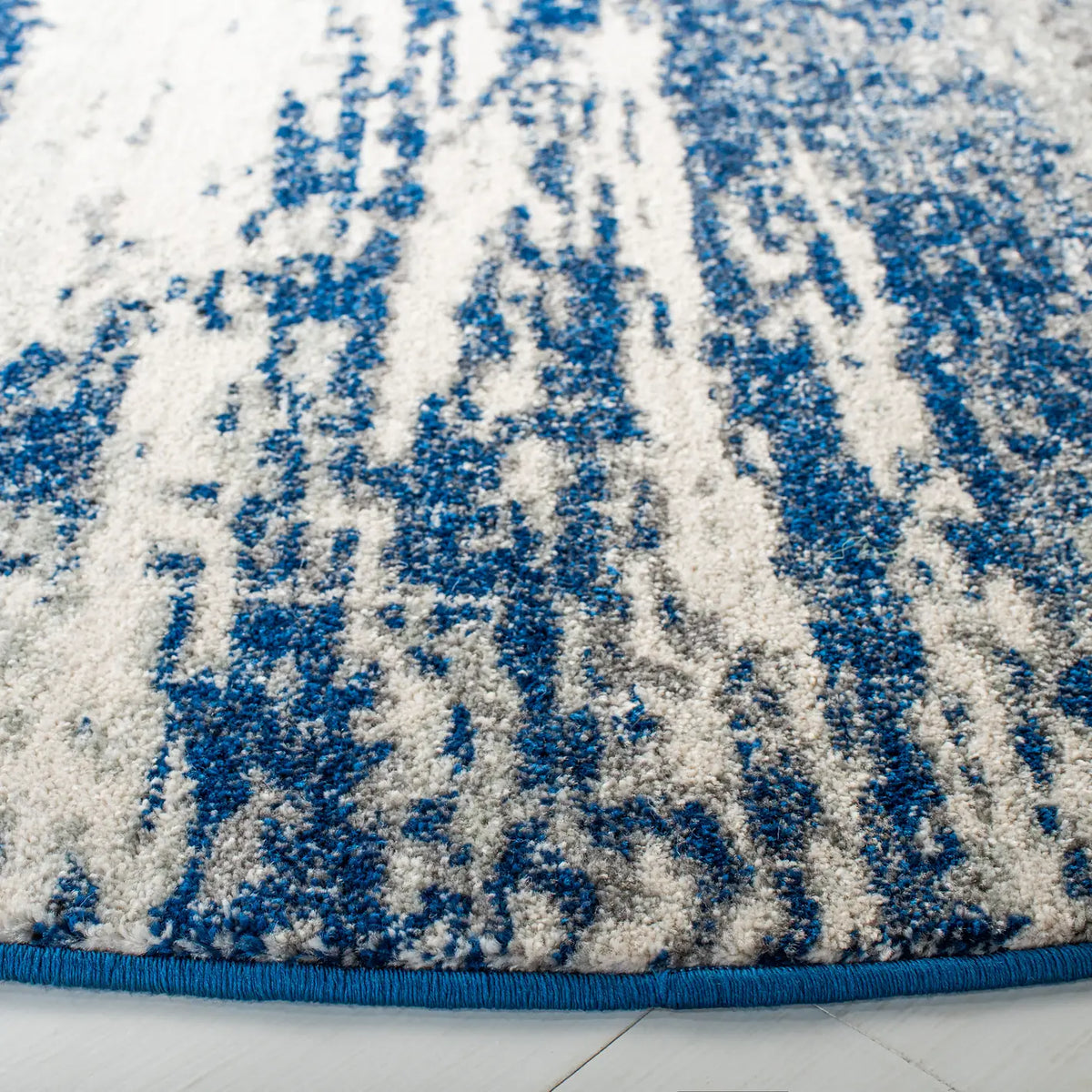 Safavieh Evoke 6'-7" x 6'-7" Rug in Dark Blue / Grey