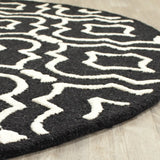 Safavieh Cambridge 6'-0" x 6'-0" Rug in Black / Ivory