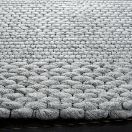 Safavieh Marbella 7'-0" x 7'-0" Rug in Silver / Grey