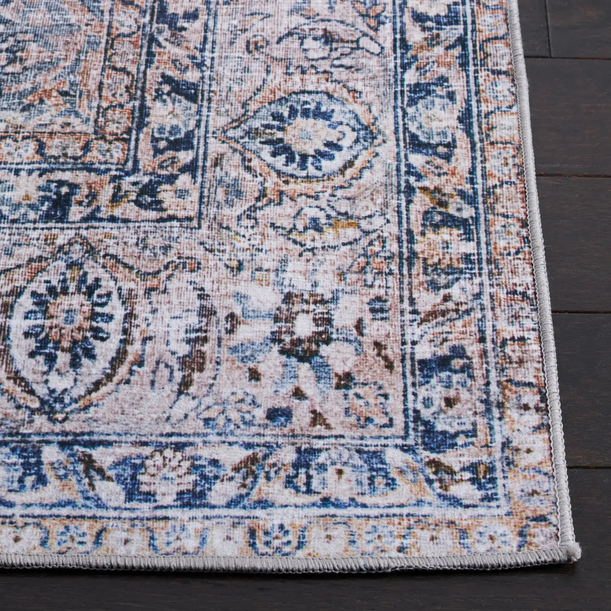 Safavieh Tucson 4'-0" x 6'-0" Rug in Green Blue / Beige