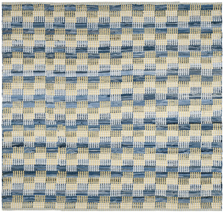 Safavieh Montauk 6'-0" x 6'-0" Rug in Gold / Multi