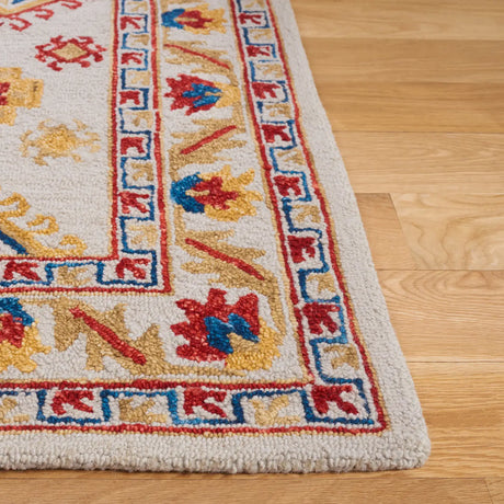 Safavieh Aspen 4'-0" x 6'-0" Rug in Ivory / Multi
