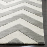 Safavieh Safavieh Kids 5'-0" x 7'-0" Rug in Grey / Ivory
