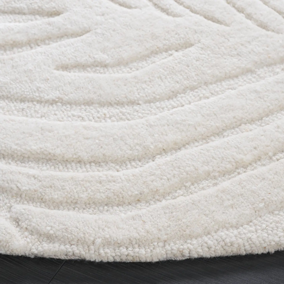 Safavieh Ebony 6'-0" x 6'-0" Rug in Ivory
