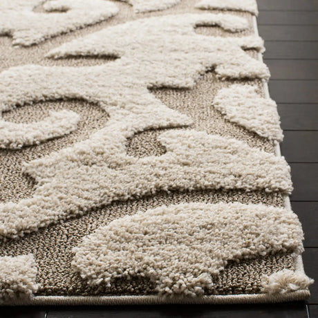 Safavieh Florida Shag 9'-6" x 13'-0" Rug in Cream / Beige