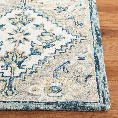 Safavieh Aspen 4'-0" x 6'-0" Rug in Grey / Ivory