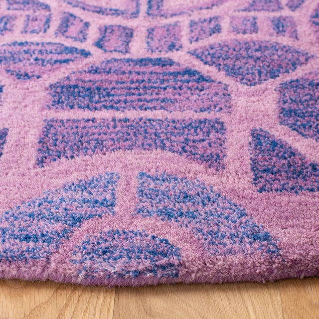 Safavieh Wyndham 7'-0" x 7'-0" Rug in Purple