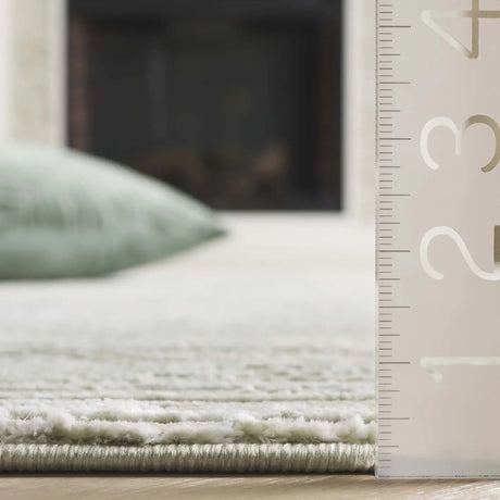 Safavieh Revive 4'-0" x 6'-0" Rug in Sage / Ivory