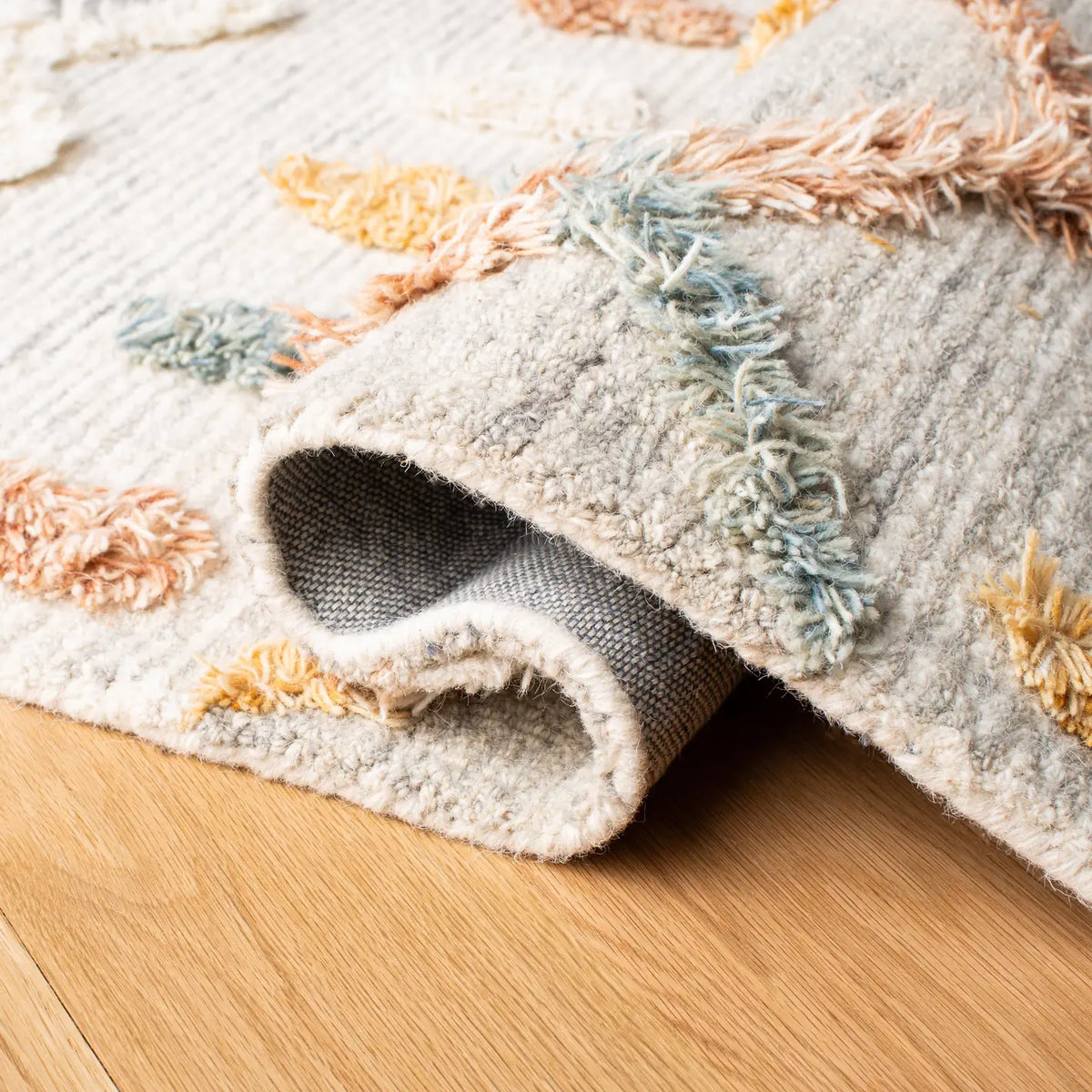 Safavieh Kenya 4'-0" x 6'-0" Rug in Ivory / Blue