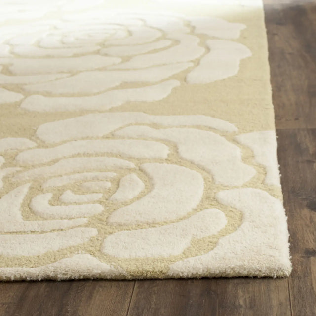 Safavieh Cambridge 5'-0" x 8'-0" Rug in Light Gold / Ivory