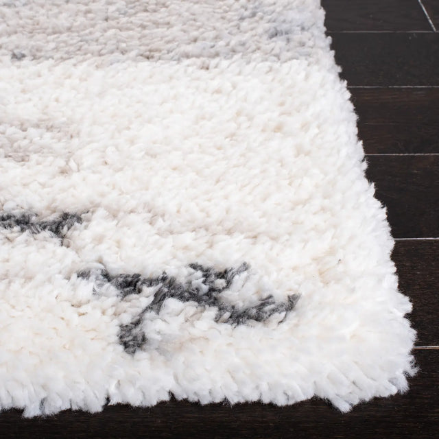 Safavieh Fontana Shag  800 4'-0" x 6'-0" Rug in Grey / Ivory