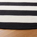 Safavieh Montauk 10'-0" x 10'-0" Rug in Black / Ivory
